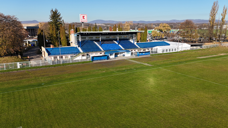 futbalový štadion zlaté moravce